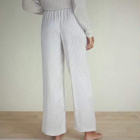 NWT Barefoot Dreams Washed Satin Wide Leg Pant.   Size Large - Picture 3 of 3